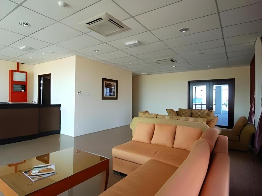 Aristo Hotel @ Putatan Kota Kinabalu Extérieur photo