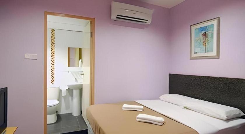 Aristo Hotel @ Putatan Kota Kinabalu Extérieur photo
