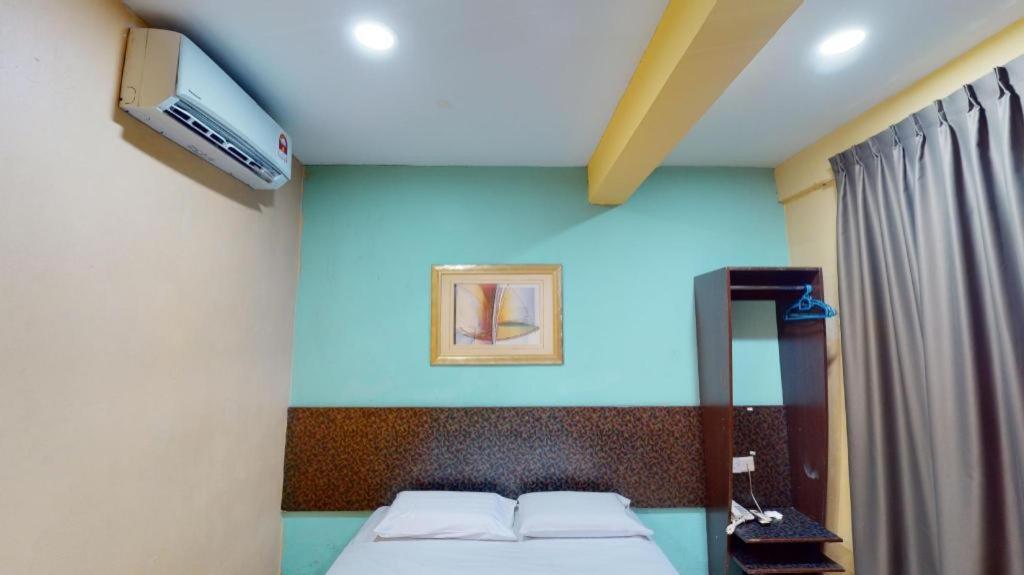 Aristo Hotel @ Putatan Kota Kinabalu Extérieur photo