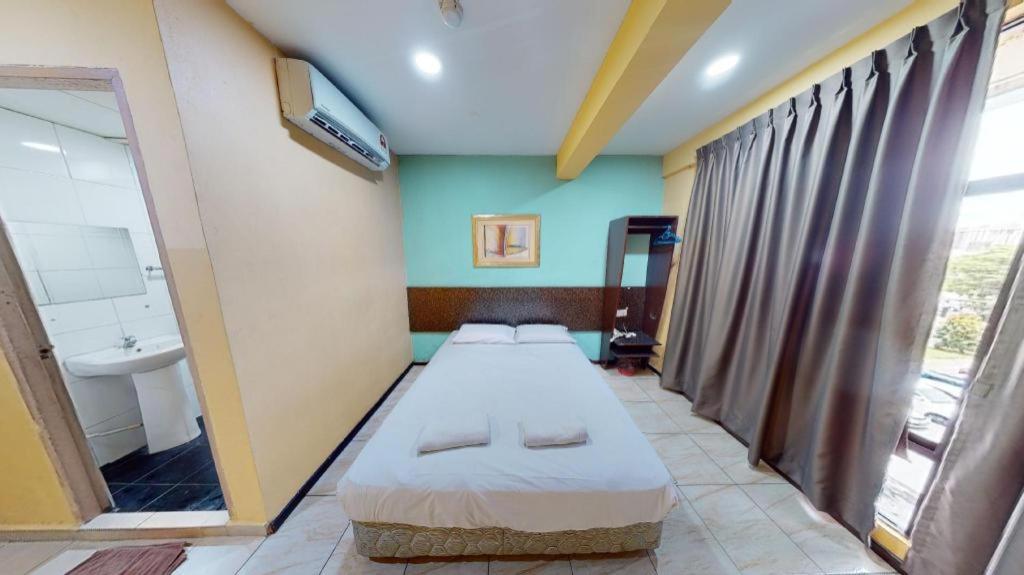 Aristo Hotel @ Putatan Kota Kinabalu Extérieur photo
